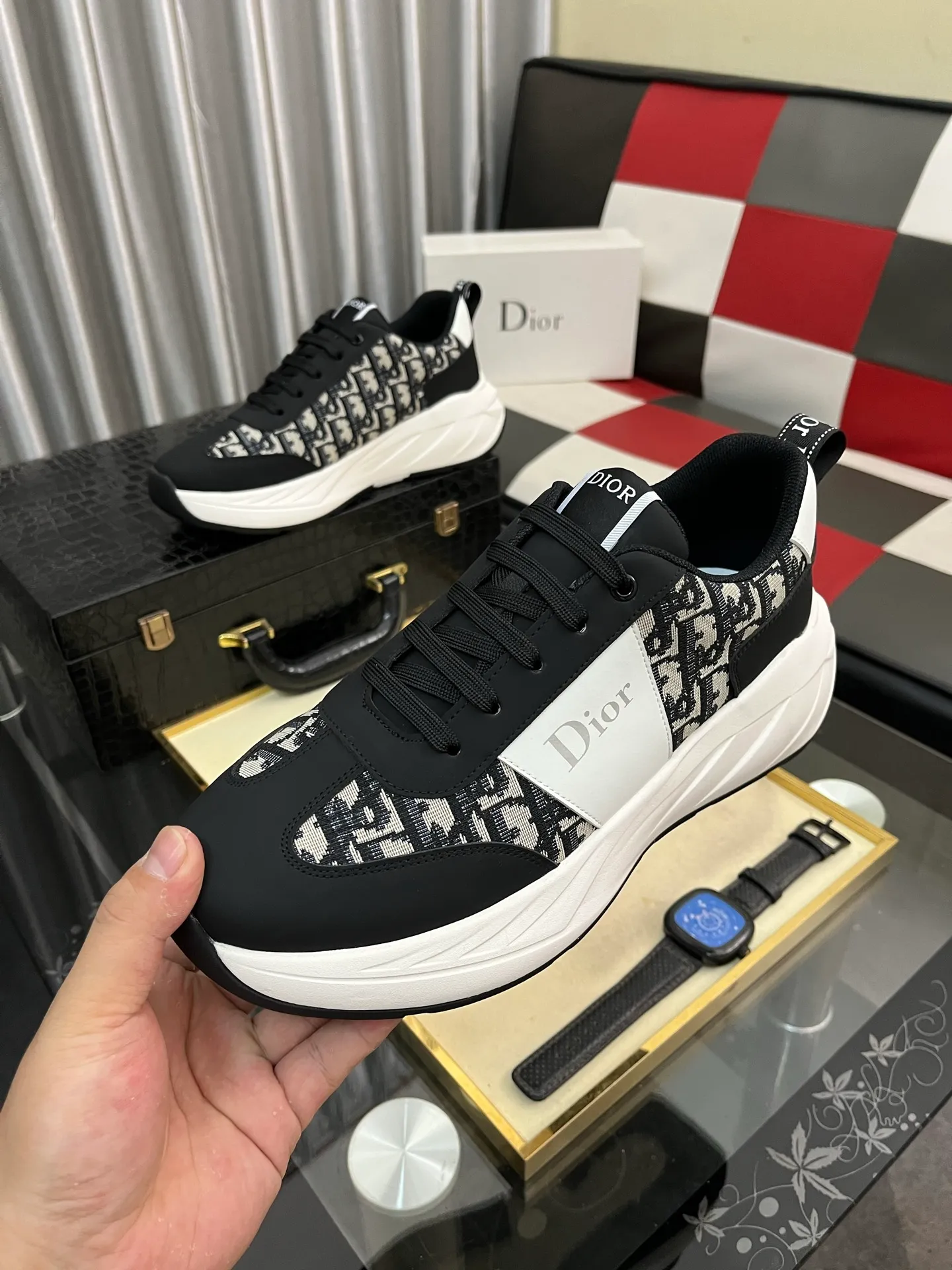 Men's shoes💰438⌚️⌚️[Dior] Dior's new men's genuine leather casual shoes, the highest version on the market, any comparison is welcome🆚! The original leather has excellent texture and is super high-end! Fetal sheep net lining imported from Italy, removable pad! Luxurious materials and fine workmanship, highly recommended! Code number: 38-442️⃣Colors available